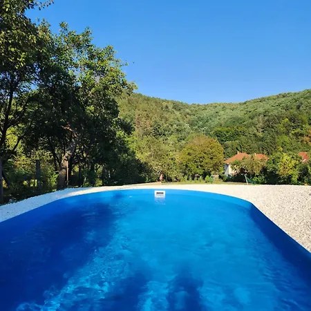 Derus Domb Vendeghazak Feriepark
