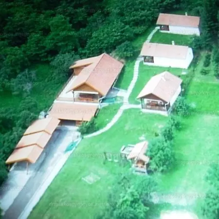 Derus Domb Vendeghazak Holiday park
