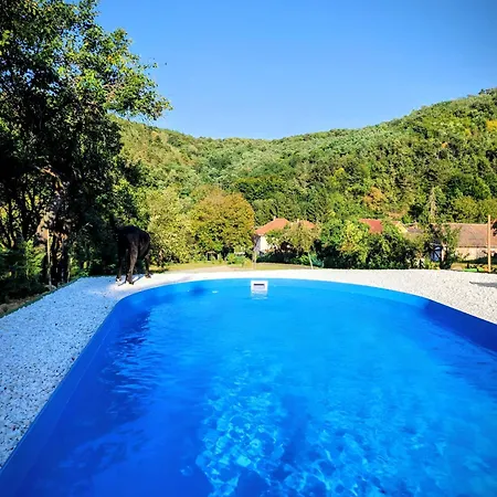 Holiday park Derus Domb Vendeghazak *