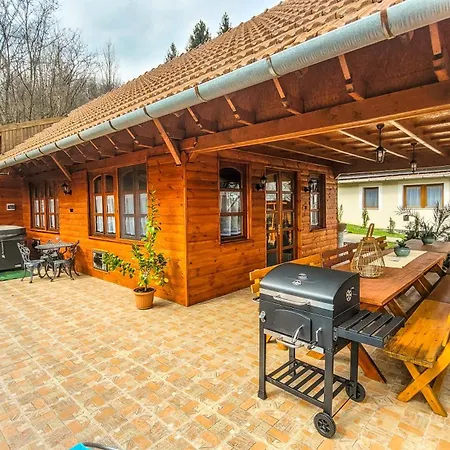 Feriepark Derus Domb Vendeghazak *