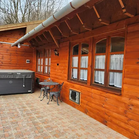 Derus Domb Vendeghazak Holiday park Szuha